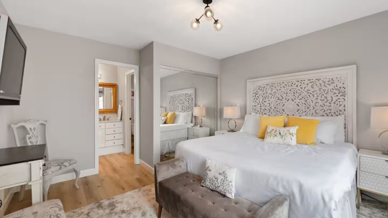 Photo of Bedroom in La Jolla Mesa