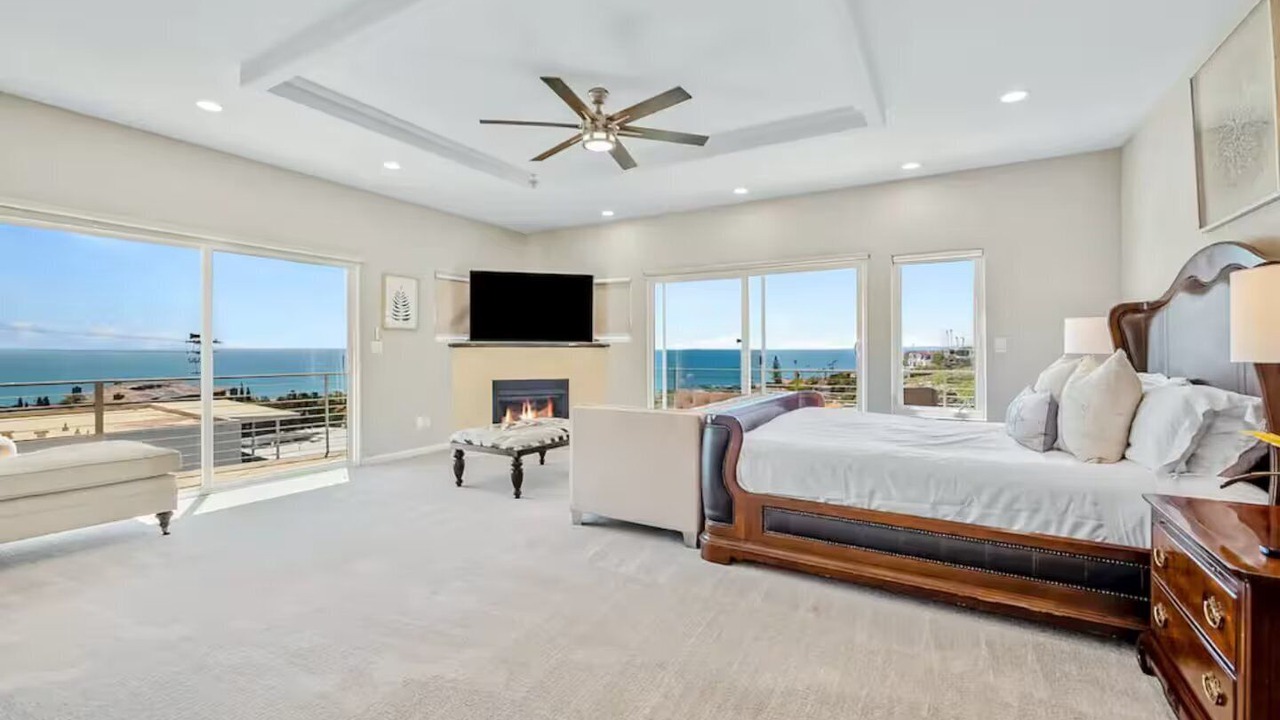 Photo of Bedroom in La Jolla Mesa