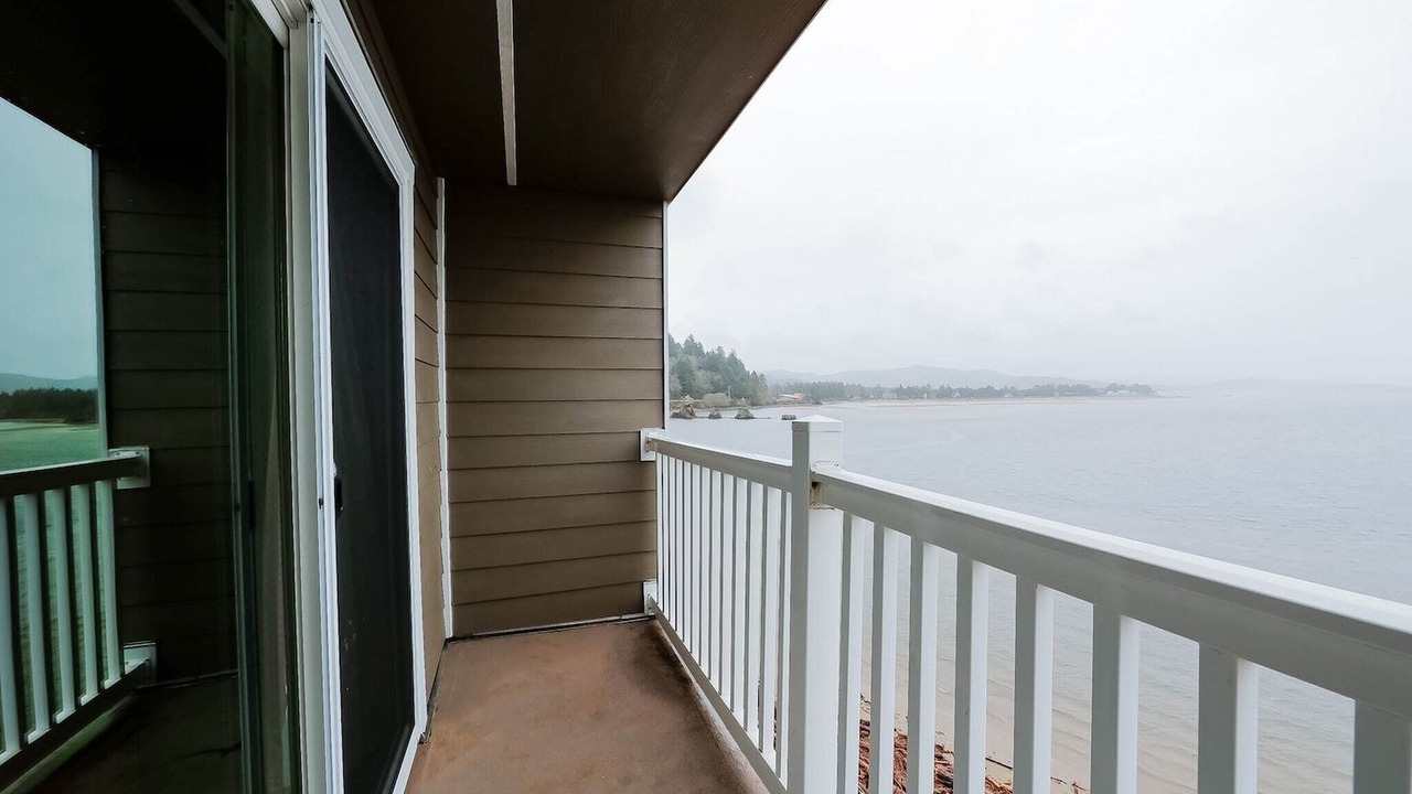 Photo of Patio Balcony in Lincoln City