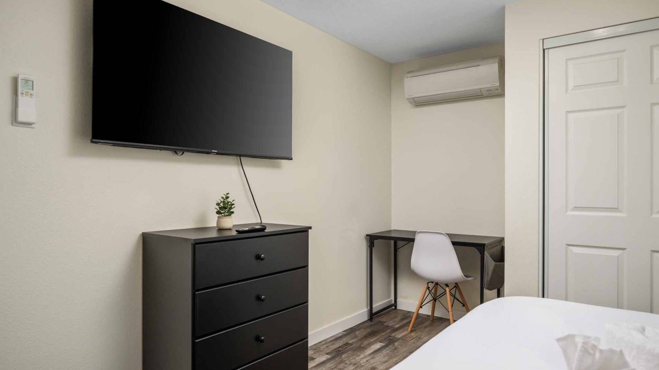 Photo of Bedroom in West Salem