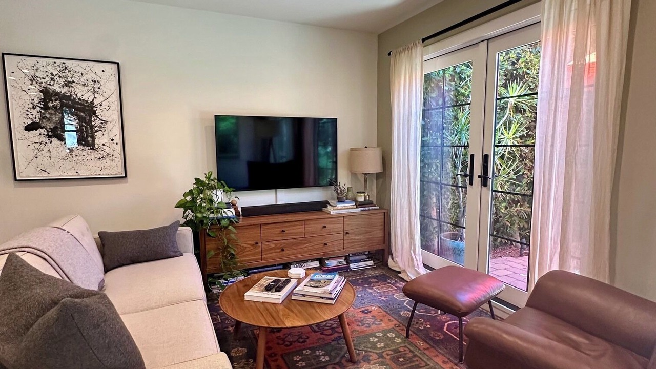 Photo of Livingroom in Melrose