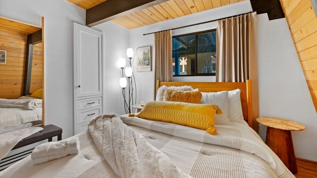 Photo of Bedroom in Summit Estates