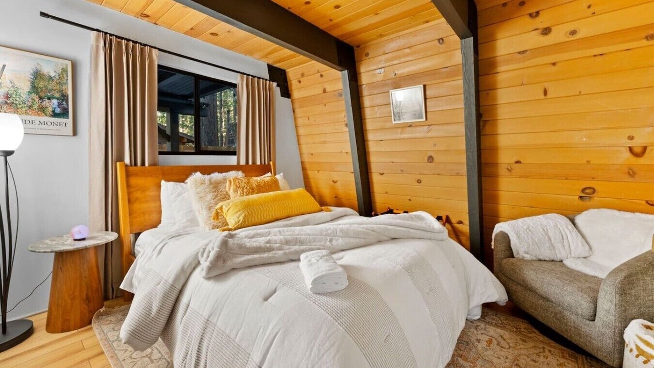 Photo of Bedroom in Summit Estates