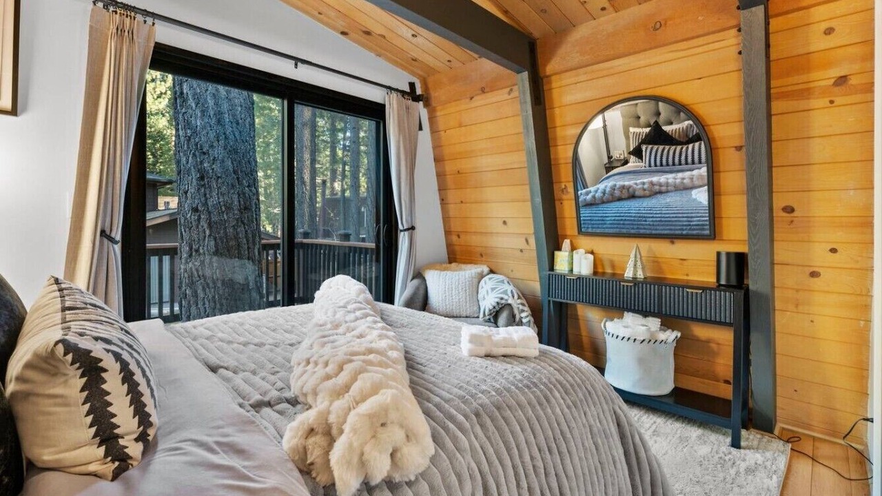 Photo of Bedroom in Summit Estates