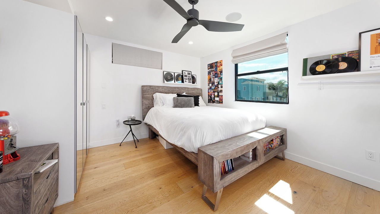 Photo of Bedroom in Silver Strand