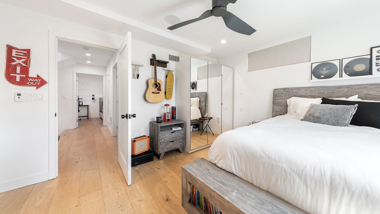 Photo of Bedroom in Silver Strand