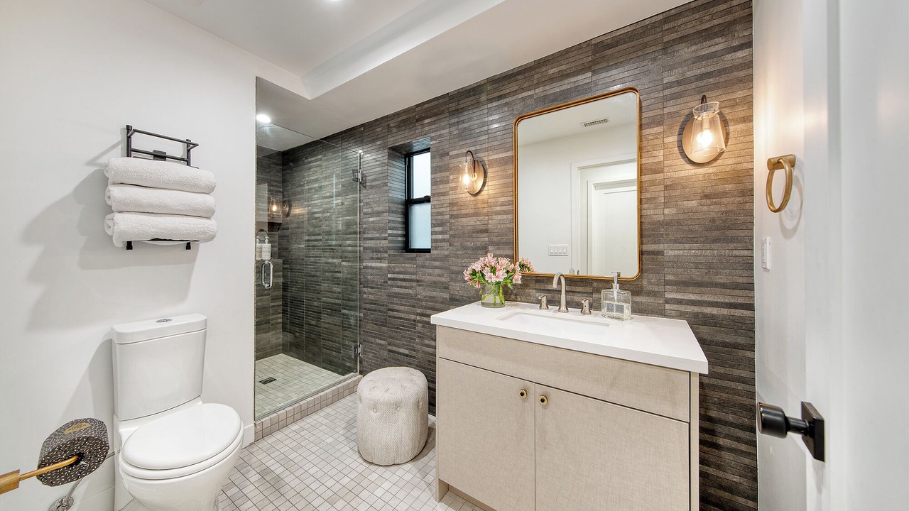Photo of Bathroom in Silver Strand