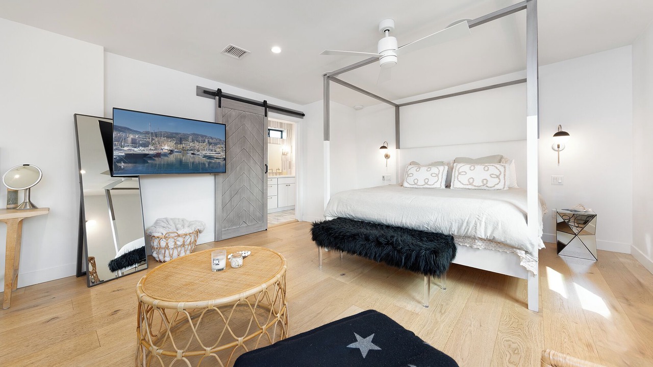 Photo of Bedroom in Silver Strand