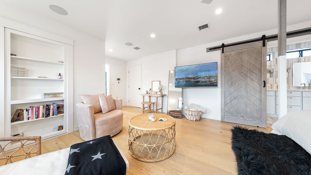 Photo of Livingroom in Silver Strand