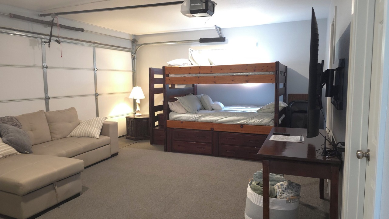 Photo of Bedroom in Lincoln Acres
