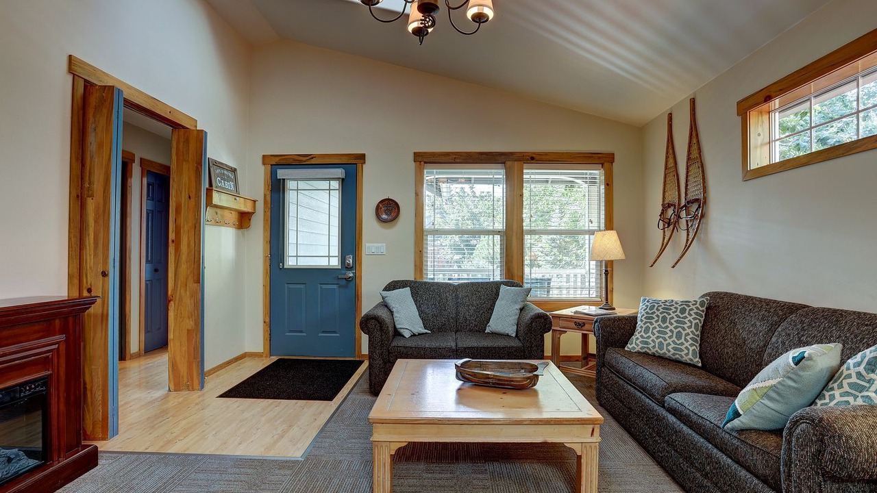Photo of Livingroom in River West
