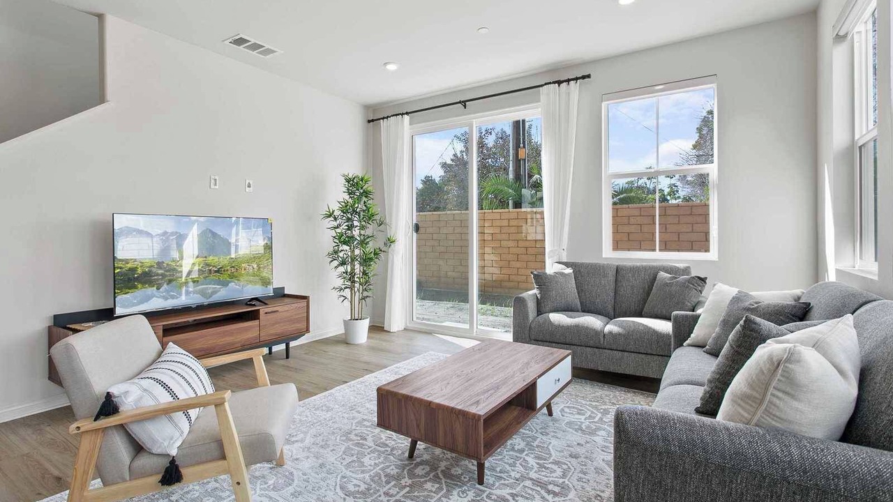 Photo of Livingroom in Westmont