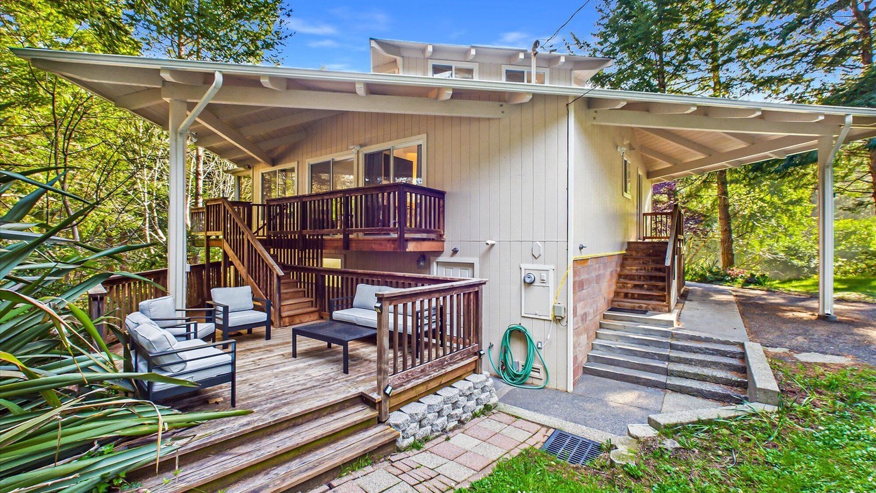 Photo of Patio Balcony in Shelter Cove