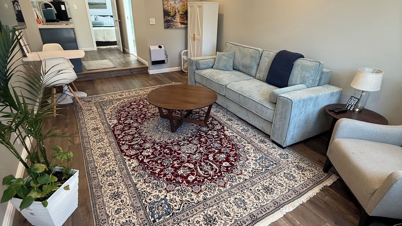 Photo of Livingroom in North and East