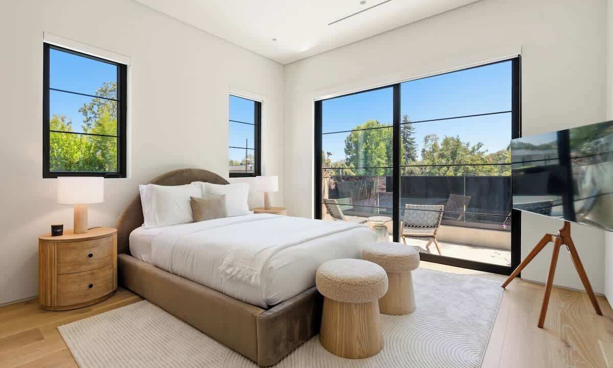 Photo of Bedroom in Valley Village