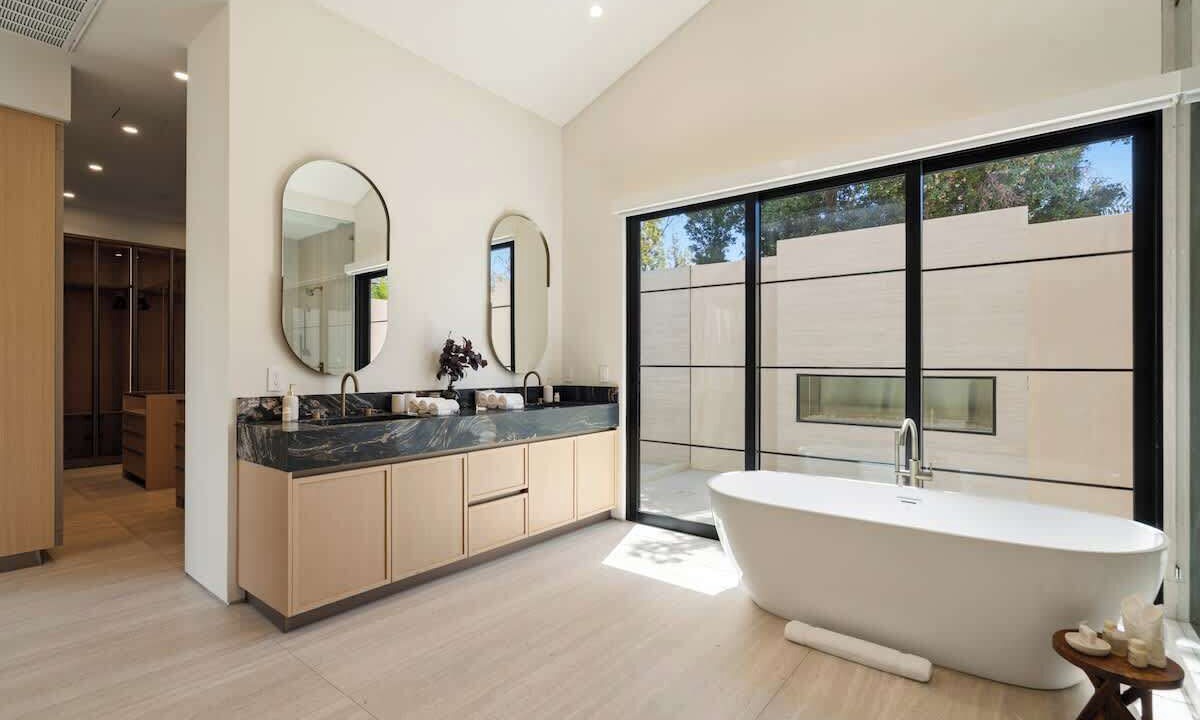 Photo of Bathroom in Valley Village