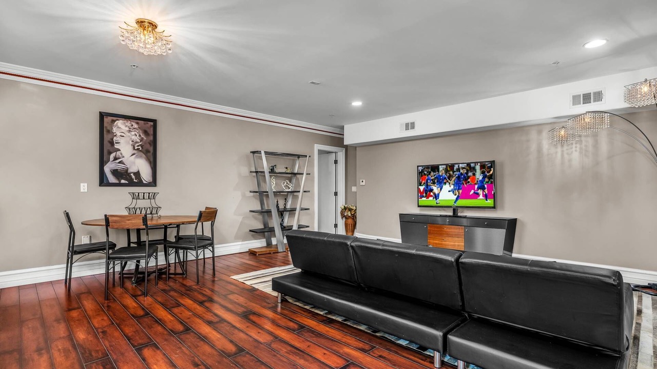 Photo of Bedroom in Woodland Hills