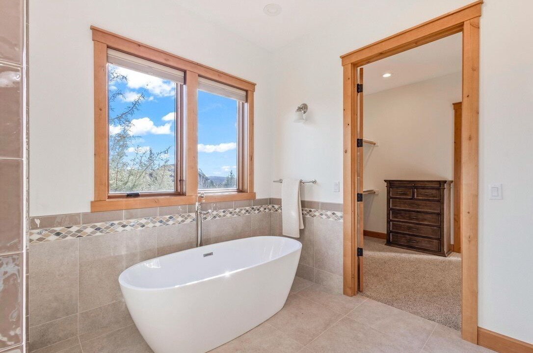 Photo of Bathroom in Powell Butte