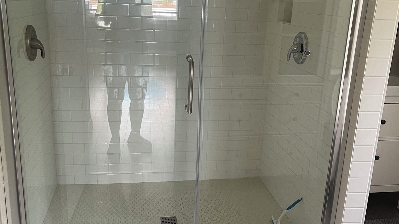 Photo of Bathroom in Coos Bay