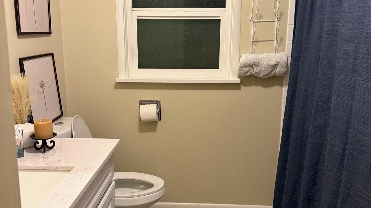Photo of Bathroom in Coos Bay