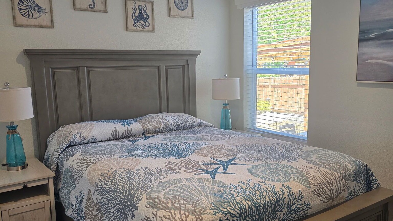 Photo of Bedroom in Lakeside