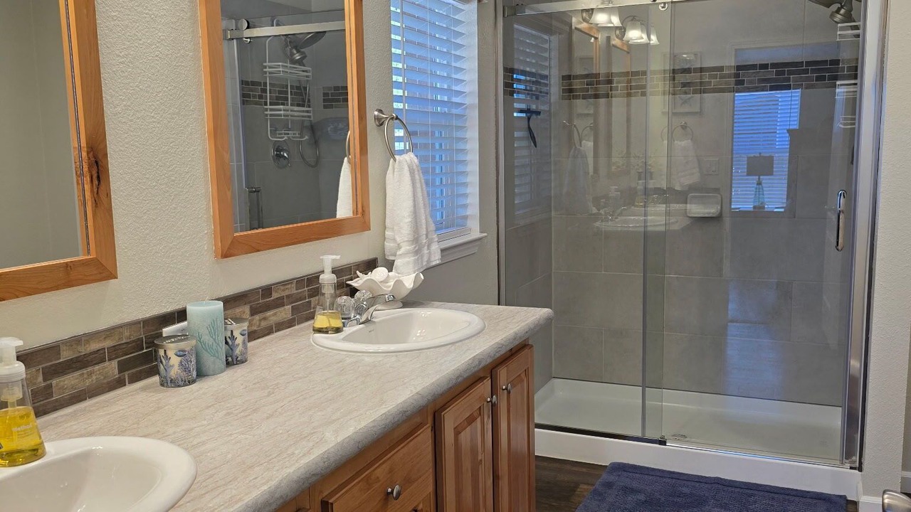 Photo of Bathroom in Lakeside