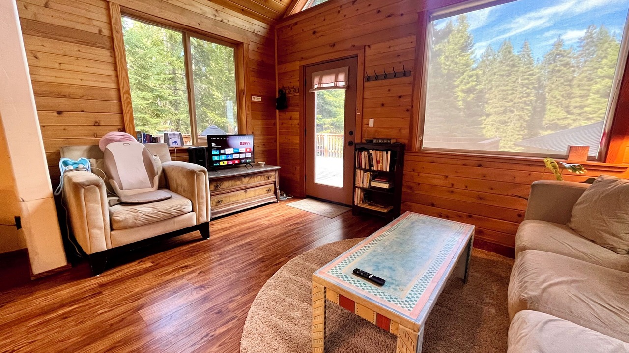 Photo of Livingroom in Ashland