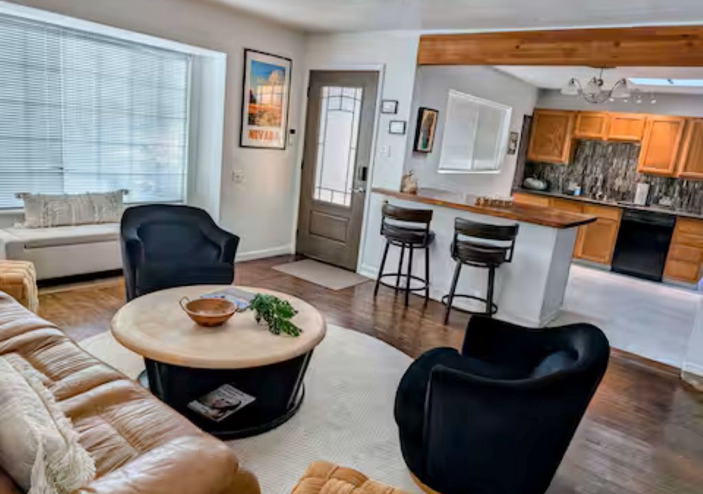 Photo of Livingroom in West University