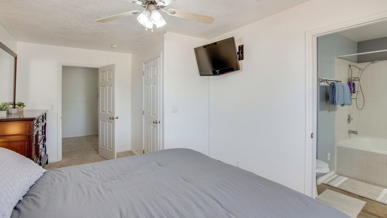 Photo of Bedroom in Enoch