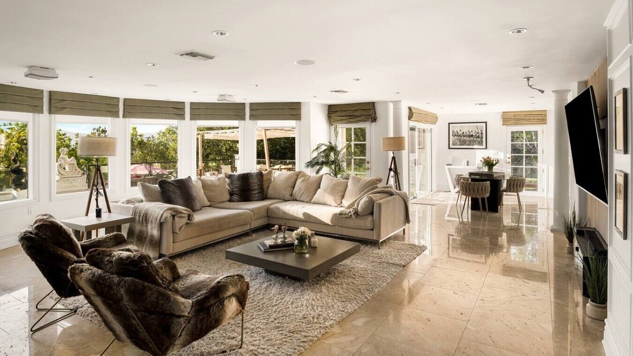 Photo of Outdoor in Woodland Hills