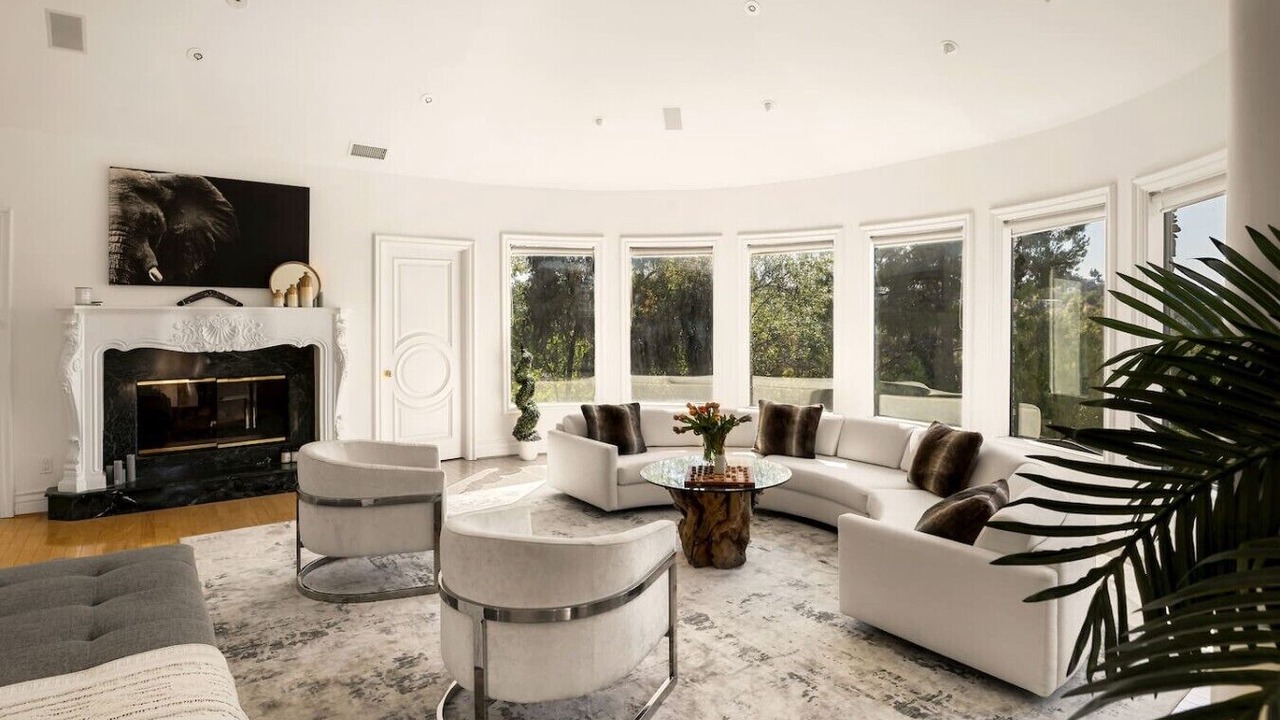 Photo of Livingroom in Woodland Hills