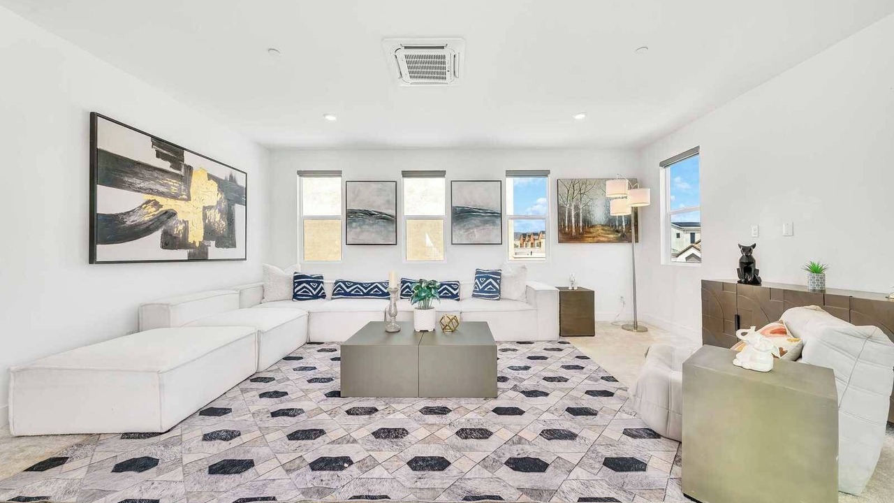 Photo of Livingroom in Irvine