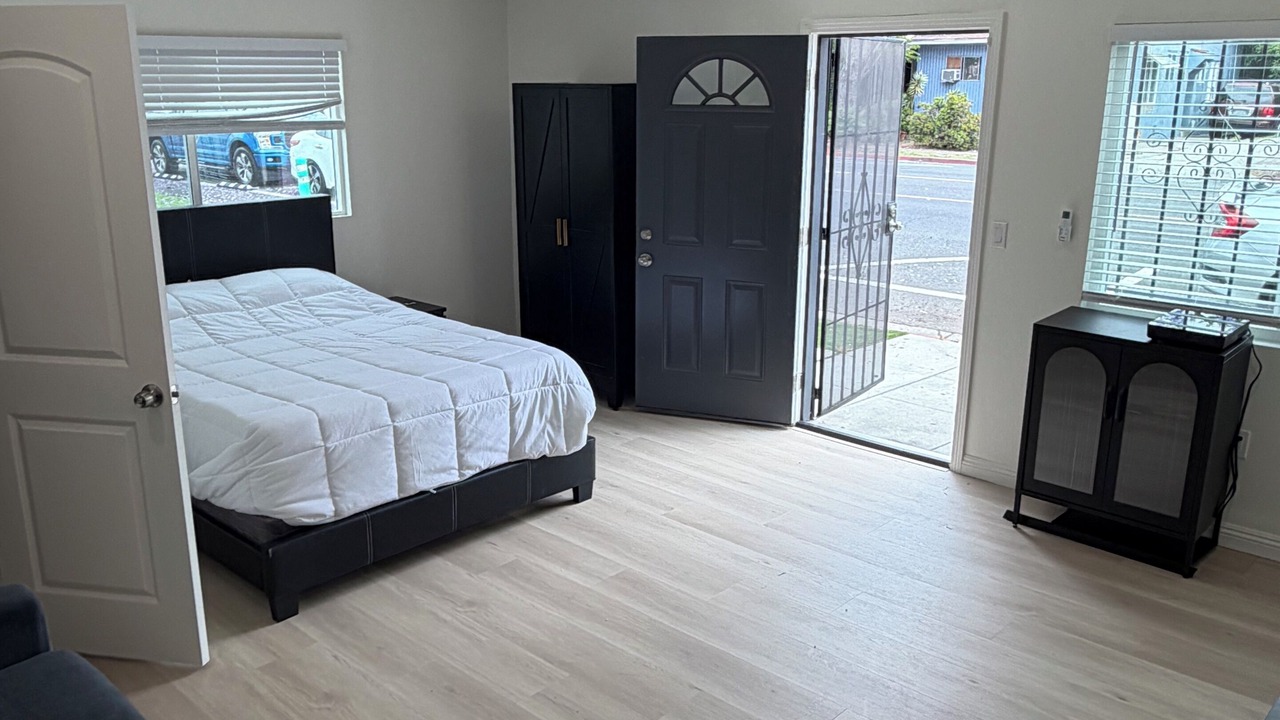 Photo of Bedroom in North Long Beach