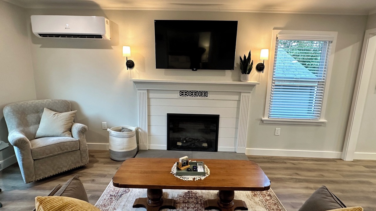 Photo of Livingroom in Brownstown