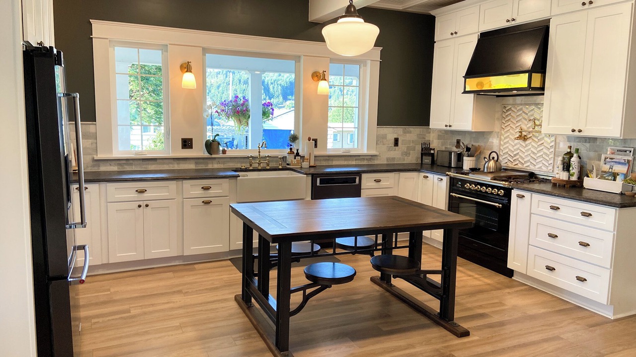 Photo of Kitchen in Clatskanie