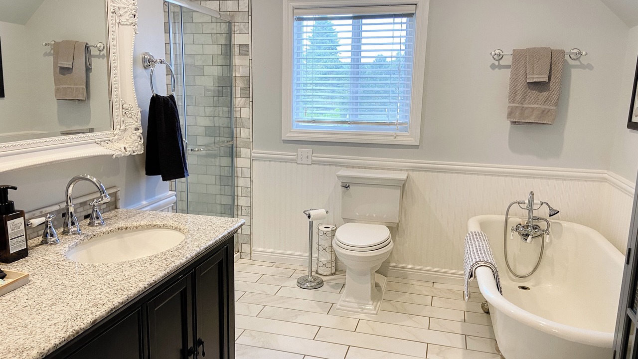 Photo of Bathroom in Clatskanie