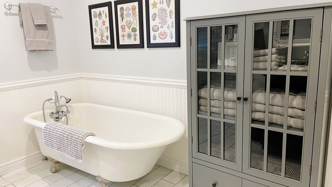 Photo of Bathroom in Clatskanie