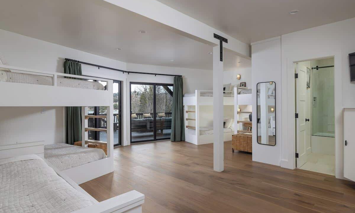 Photo of Bedroom in Cedar Glen