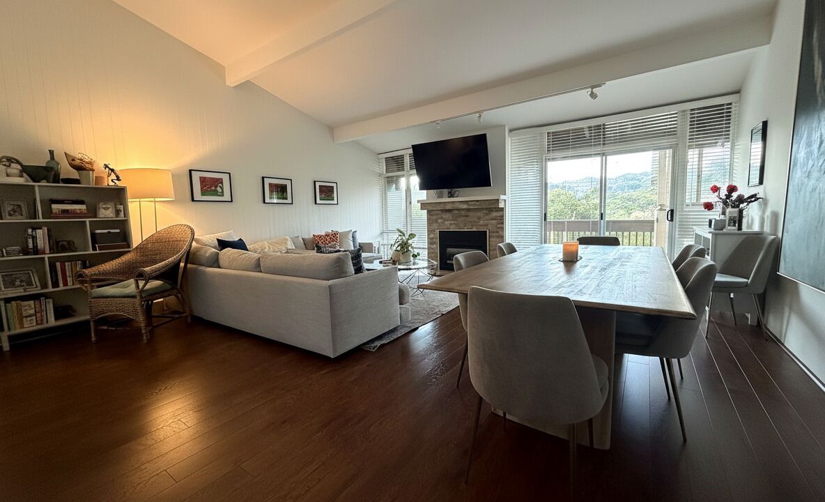 Photo of Livingroom in Quail Lodge