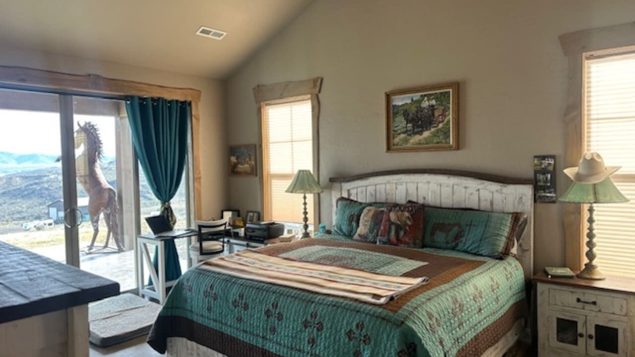 Photo of Bedroom in Lincoln County
