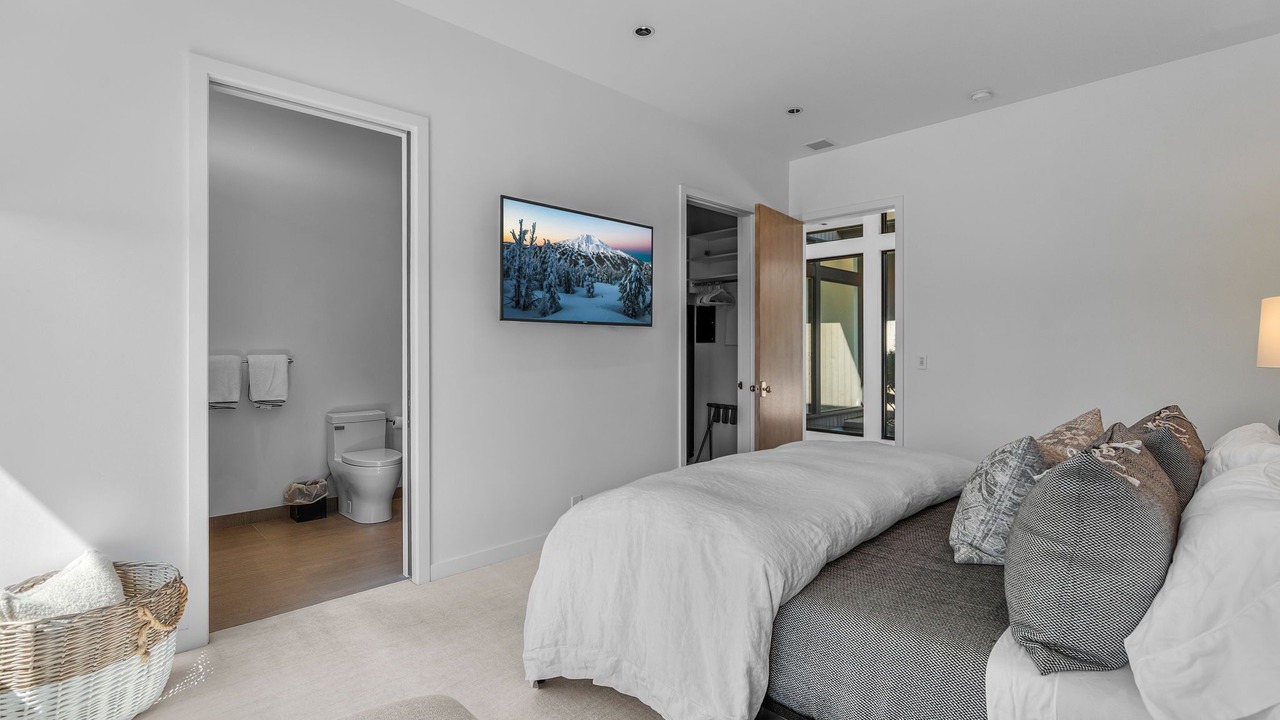Photo of Bedroom in Powell Butte