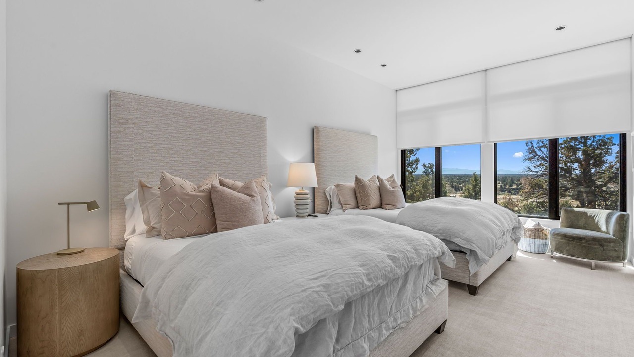 Photo of Bedroom in Powell Butte