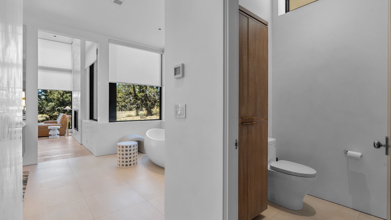 Photo of Bathroom in Powell Butte