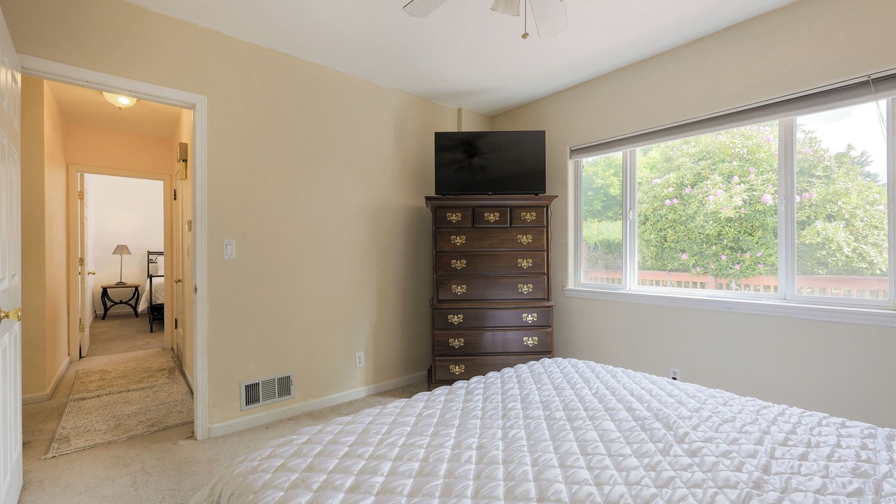 Photo of Bedroom in Oak Grove
