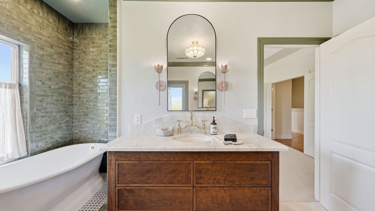 Photo of Bathroom in Sunset