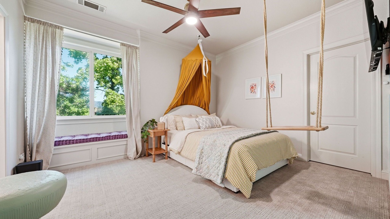 Photo of Bedroom in Sunset