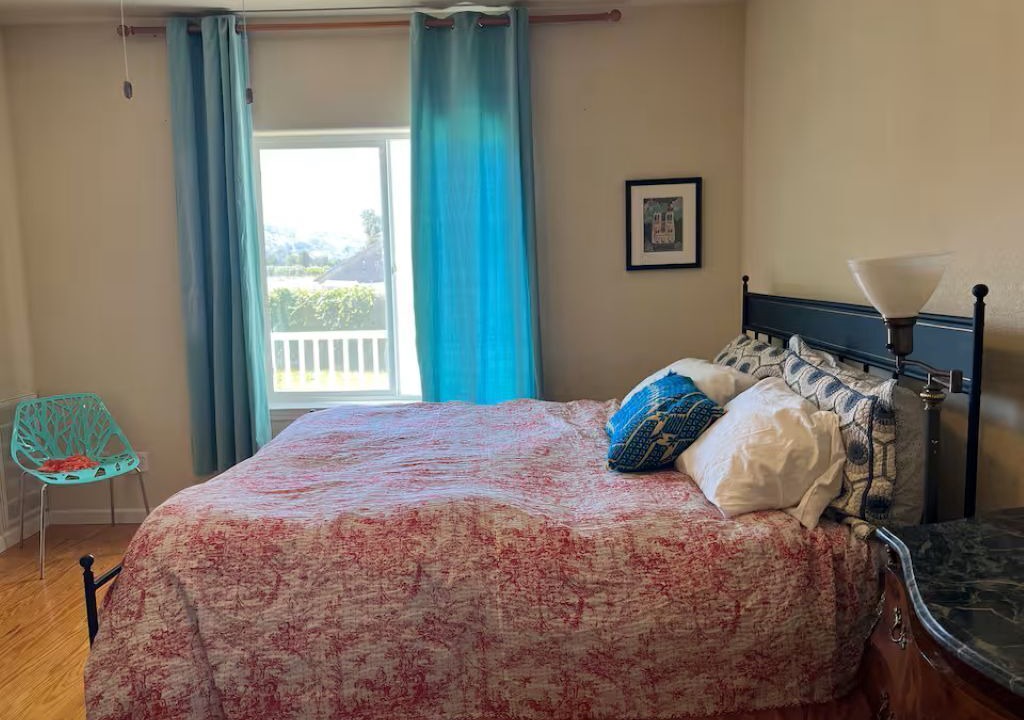 Photo of Bedroom in College City