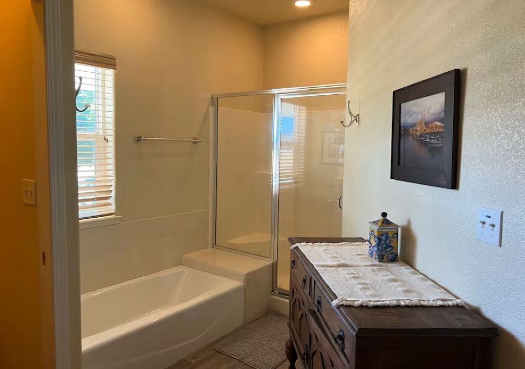Photo of Bathroom in College City