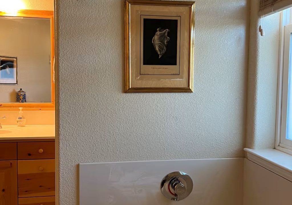 Photo of Bathroom in College City