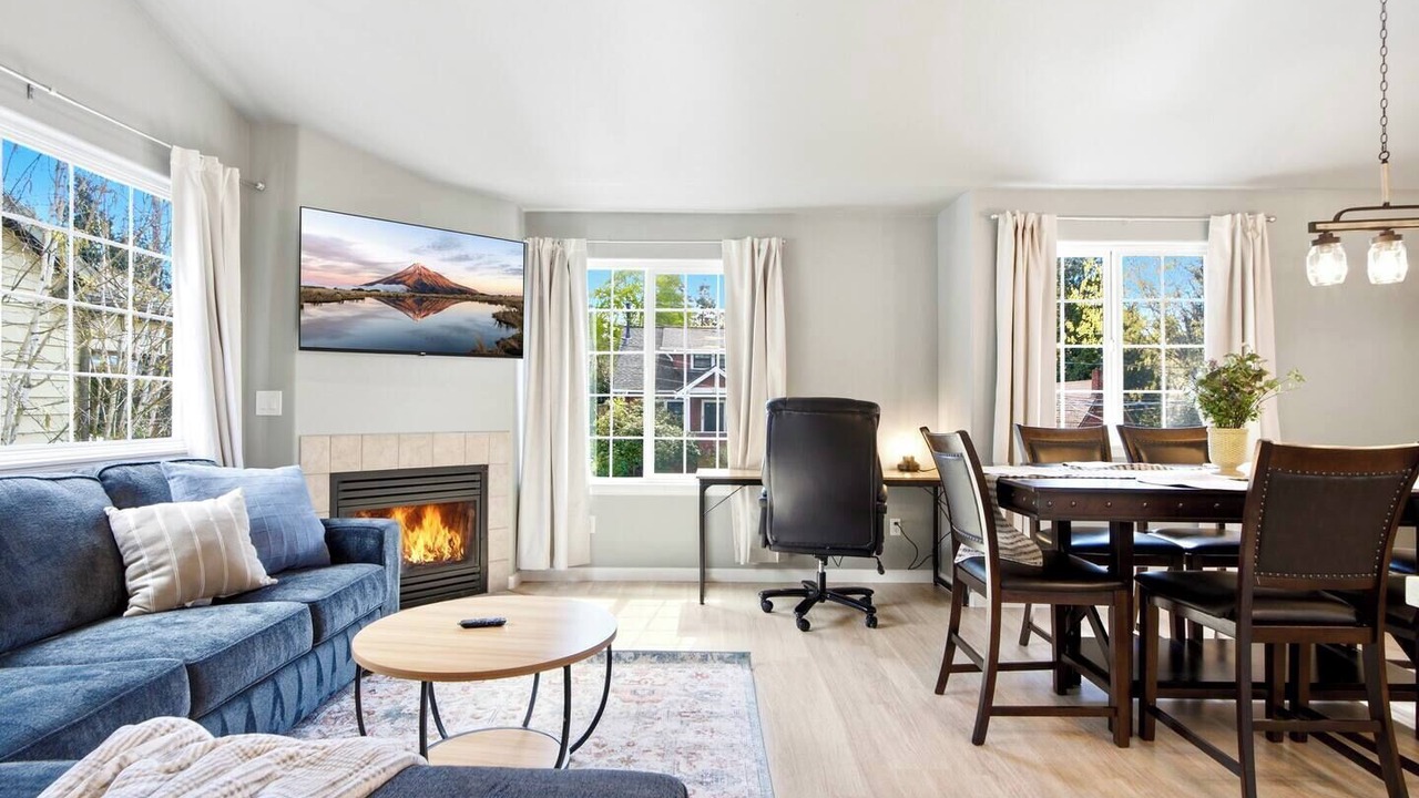 Photo of Livingroom in Maple Leaf